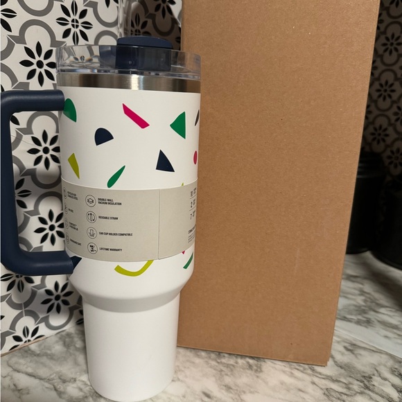 40oz Abstract Geo H2.0 FlowState Quencher Tumbler - Limited Edition - Picture 5 of 7